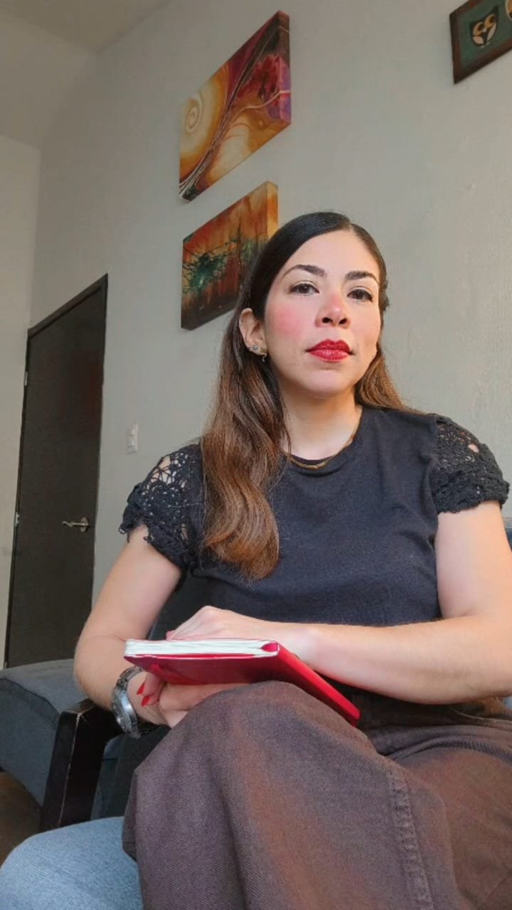 Psicóloga Frida Genis Vivanco — Formación Académica